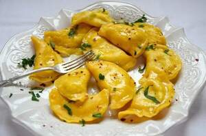 Вареники з куркою та сулугуні Вареники з куркою та сулугуні